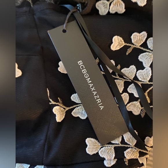 BCBG MaxAzria Black and White Asymmetrical
High-Low gorgeous prom ore eve dress. - Picture 5 of 7